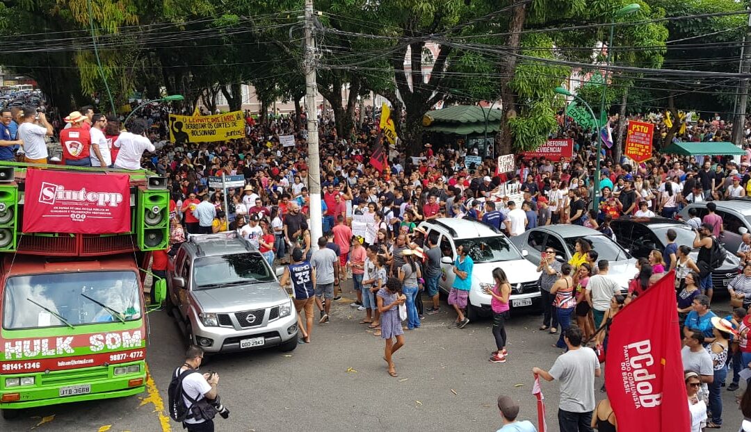 Mídia incensa paralisação comandada pelo MST e por manifestantes profissionais