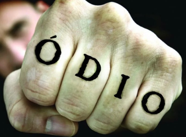 A esquerda e o despertar do próprio ódio